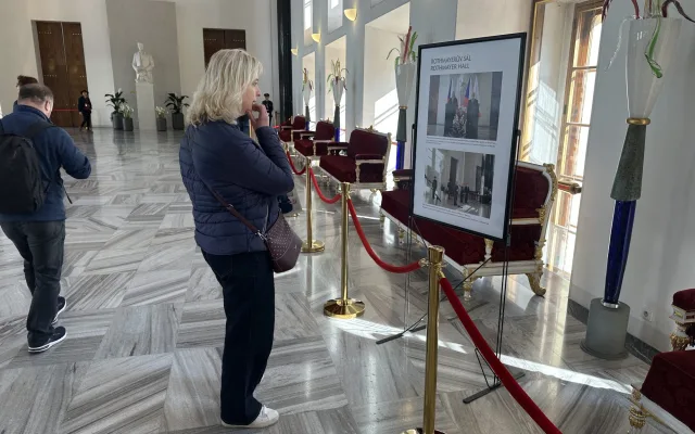 Hrad si přišly zdarma prohlédnout tisíce lidí, zklamal je ale chybějící prezident