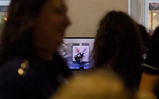 Kde končí svoboda? Výstava Zorky Lednárové boří mýty o bezbariérové Praze