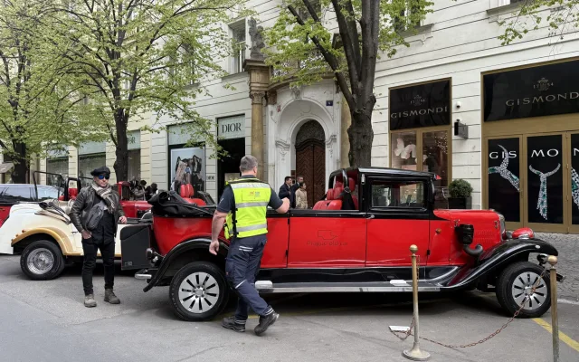 V Praze kontrolovali falešné veterány, vážné technické závady měla většina