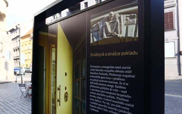 Pražská nová radnice slaví 115 let. Výročí připomíná nová kniha a výstava