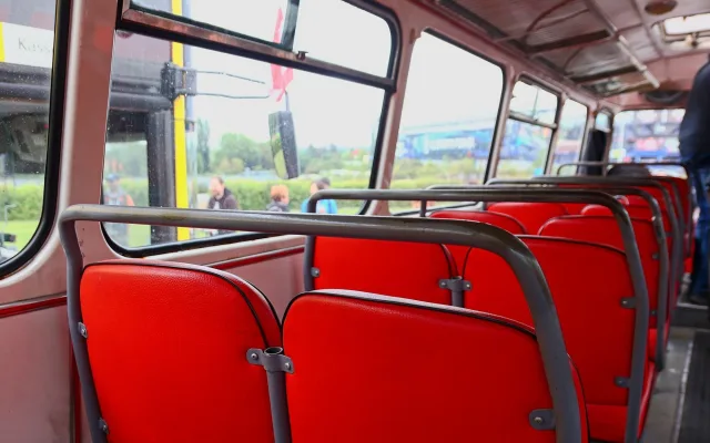 FOTO: Autobusový den PID na Letné přilákal fanoušky historických i moderních autobusů