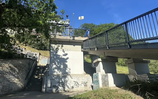 FOTO, VIDEO: Nové vozy lanovky jsou poprvé k vidění na trati na Petřín