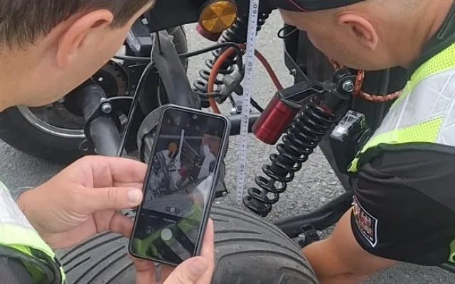Policisté se zaměřili na motorky a koloběžky. Za tři dny rozdali pokuty za 85 tisíc