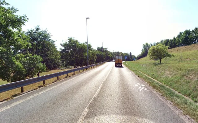 Kusy motorek se rozlétly do všech stran, policie zveřejnila snímky z děsivé nehody