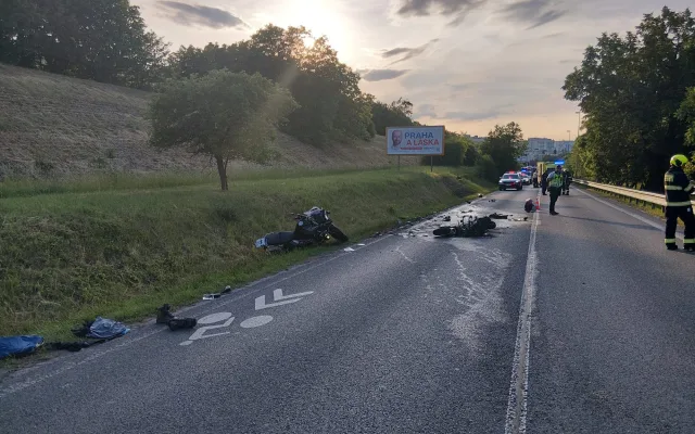 Kusy motorek se rozlétly do všech stran, policie zveřejnila snímky z děsivé nehody