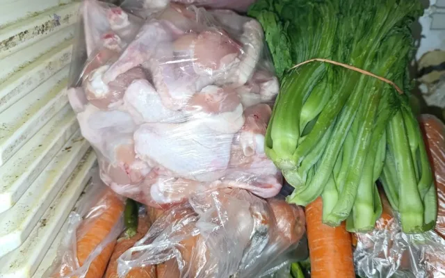 Bez teplé vody, zato se špínou a plísní. Čínskou restauraci v Praze okamžitě zavřeli