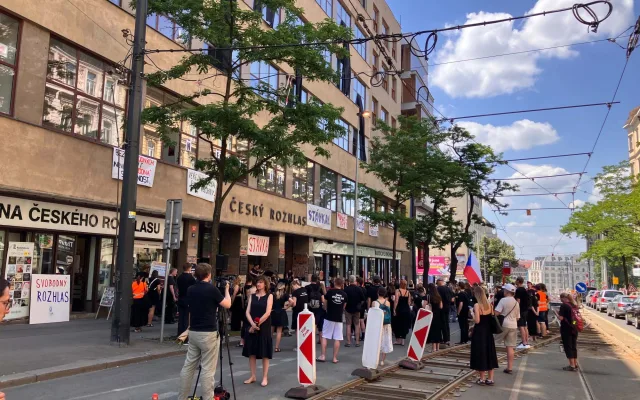 Zaměstnanci ČT a Českého rozhlasu vstoupili do stávky, nevylučují další protesty