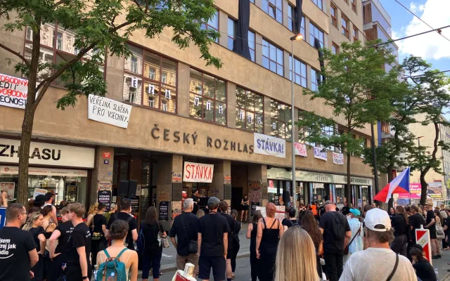 Zaměstnanci ČT a Českého rozhlasu vstoupili do stávky, nevylučují další protesty