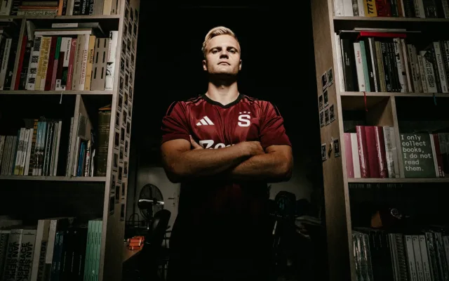 Za Spartu bude kopat bratranec Erlinga Haalanda. Jde o nejdražší posilu české ligy