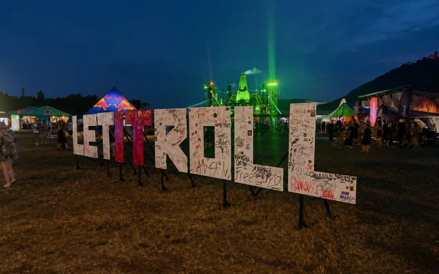 Pendulum i Chase &amp; Status. Let It Roll přivedl k Jezeru Most 25 tisíc lidí