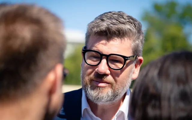 FOTO: Poslední rozloučení s Milanem Knížákem. Při obřadu promluvili Klaus a Klempíř