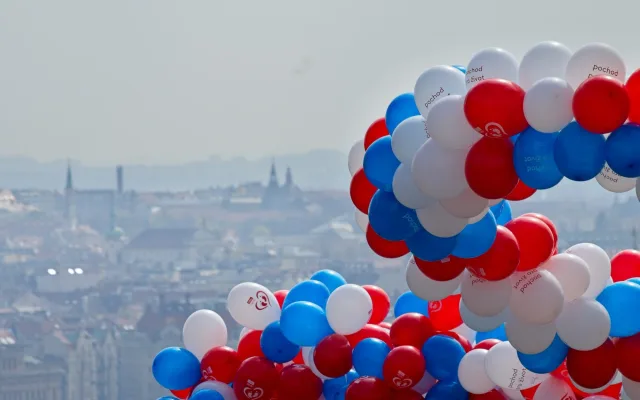 FOTOGALERIE: Kočárky i klepeta. Pochod pro život měl v Praze divoký průběh