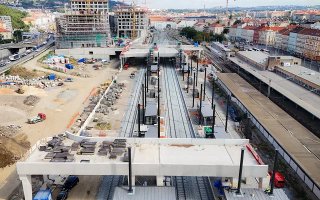Smíchovské nádraží se mění před očima. První nová nástupiště otevřou již na podzim