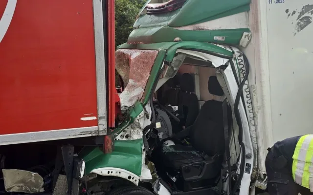 Vážná nehoda uzavřela Pražský okruh. Na místo letí vrtulník