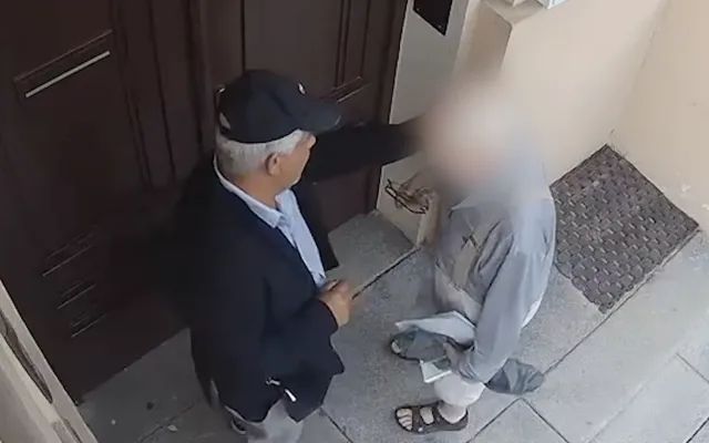 Posun v případu krádeže zlatých prutů. Policie ukázala muže, který obral seniory