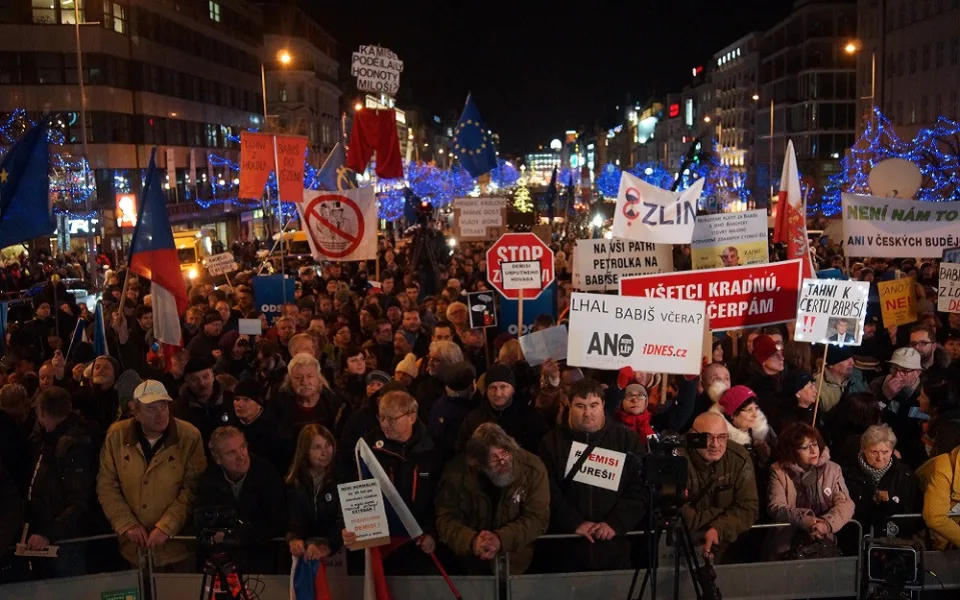 Demonstranti na Václavském náměstí