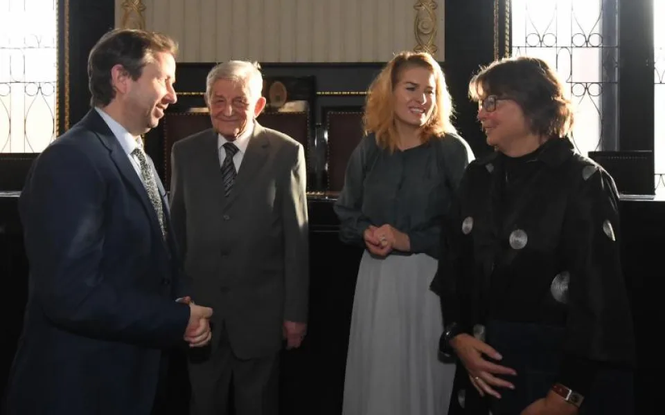 Klener, Menzel, Koenigsmarková a Chvála. Praha vyznamenala významné osobnosti.