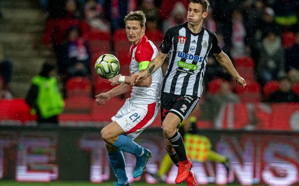 Hráčem prosince ve fotbalové lize je slávista Škoda, trenérem Svědík