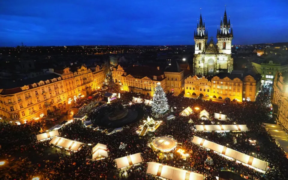 Skvělá gastronomie, grog i vánoční strom. Pražské trhy patří podle The Times do nejlepší pětky v Evropě.