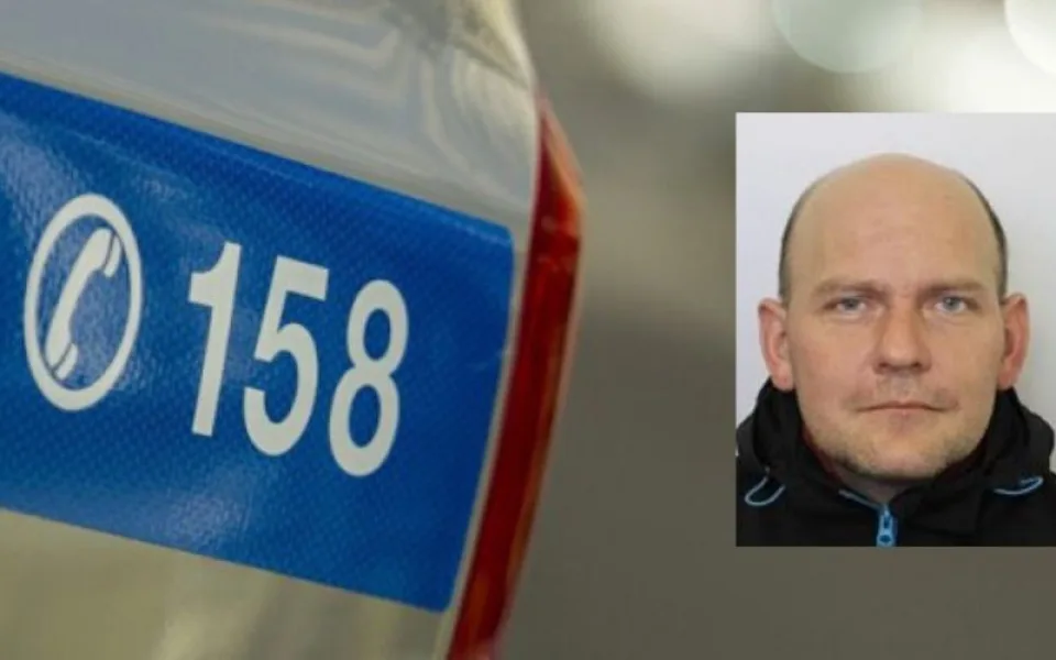 Muž vyhledává opuštěné ženy a bydlí u nich. Pátrá po něm policie a je na něj vydaný zatykač