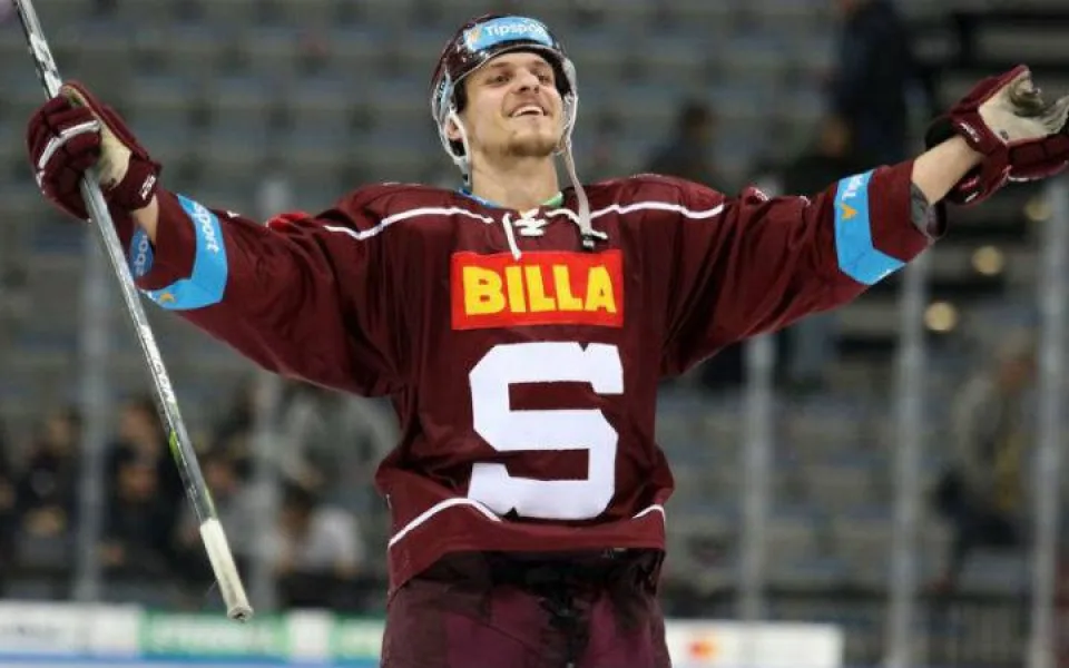Český hokej na tom není tak dobře, aby si mohl dovolit uzavřít extraligu, říká Sparťan Jiří Smejkal