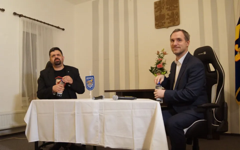 Primátor Prahy? Z toho tlaku bych se zbláznil, řekl Novotný na dnešní talkshow se Zdeňkem Hřibem