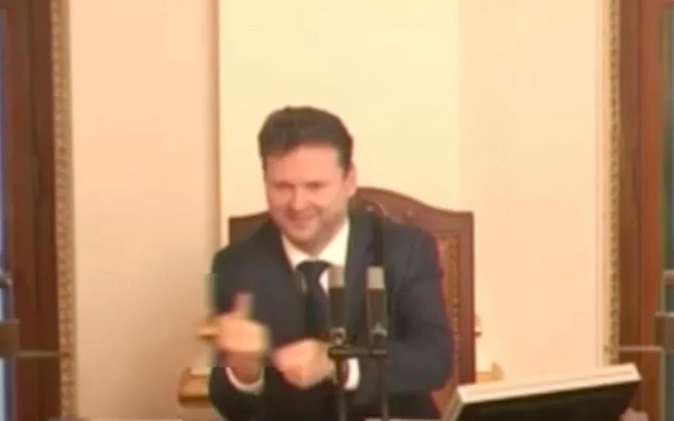 Radek Vondráček při dnešním jednání.
