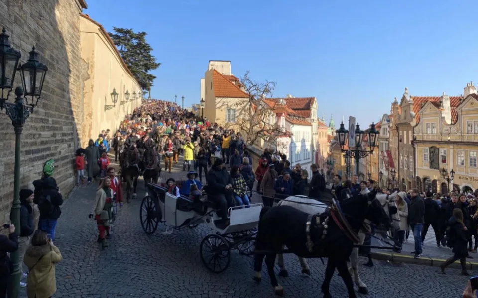 Prahou prošel masopustní průvod. Podívejte se na termíny dalších průvodů