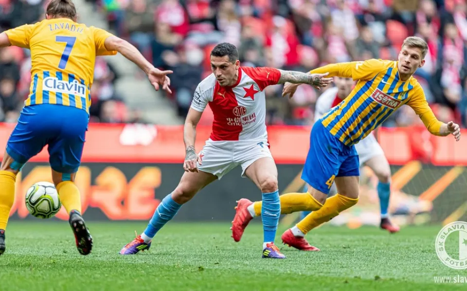 Slavia doma porazila Opavu 2:0.