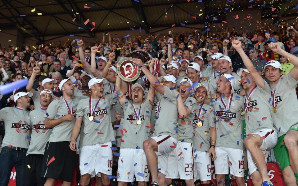 Zpátky do minulosti. Fotbalisté Sparty získali poslední titul před šesti lety u televize