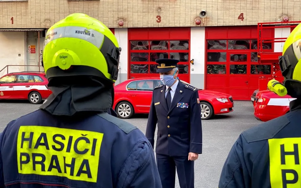 Šéf hasičů se loučil před nastoupenou jednotkou. Od května se přesouvá na generální ředitelství.