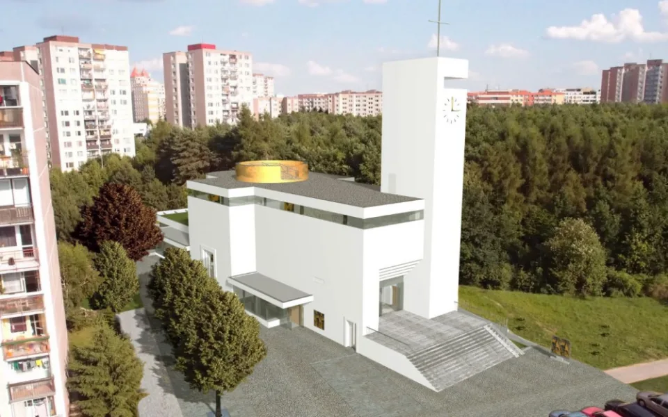 Dělníci dokončují hrubou stavbu kostela na Barrandově. Vysvěcen by měl být v listopadu