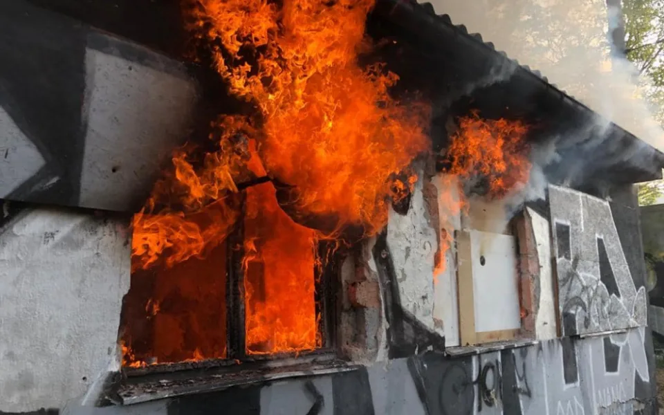 FOTO: Jednotky hasičů dnes ráno zasahovaly na nádraží Vyšehrad