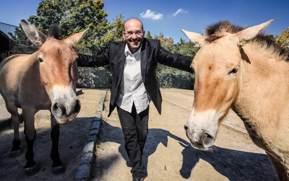 Uzavřením zoologické zahrady jsme přišli o desítky milionů, propouštět jsme nemuseli, říká ředitel pražské zoo Miroslav Bobek.