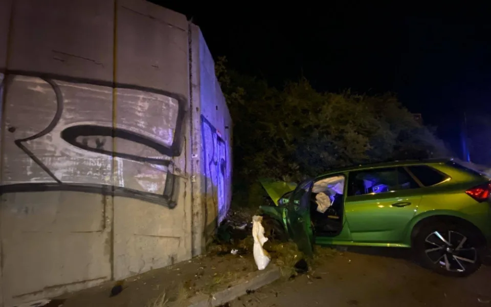 Při nehodě na Rozvadovské spojce se zranil člověk. Zachránil ho systém eCall