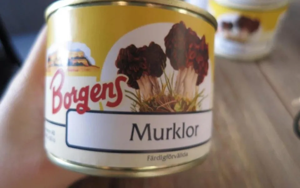 Další záchyt inspekce v Praze. V plechovce se smrži byl i jedovatý ucháč.