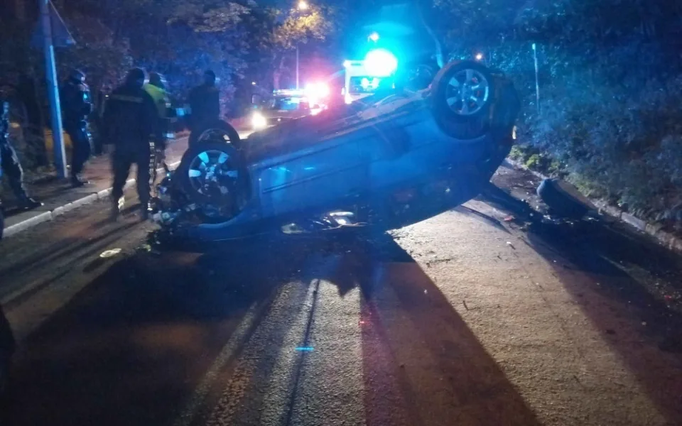 Muž přišel o práci, sedl za volant a v autě se pokusil o sebevraždu