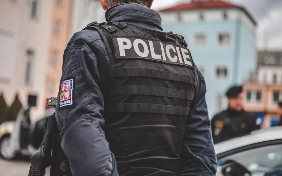 size4-15866806270186-124-policie-behem-velikonocnich-svatku-resili-padesat-oznameni-o-nenoseni-rousek-ci-shromazdovani