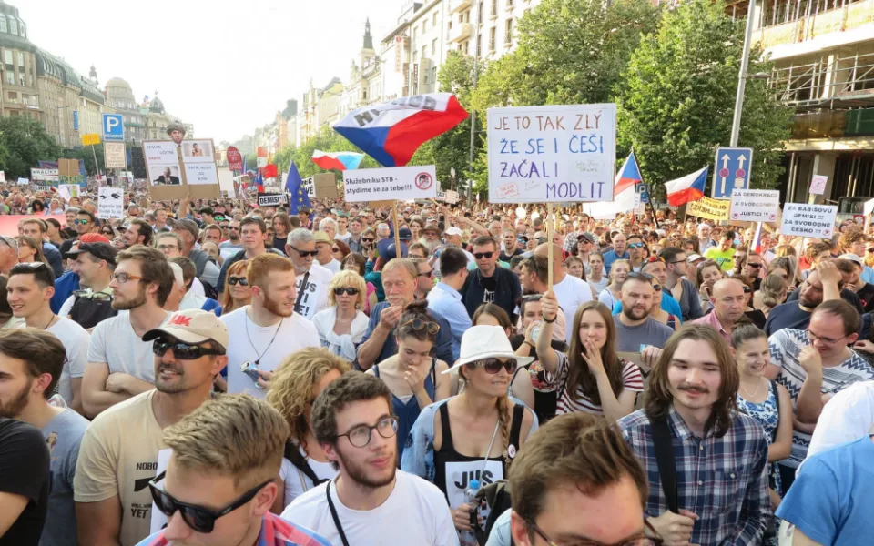 Před rokem probíhala na Václaváku obrovská demonstrace. Přišlo 120 tisíc lidí