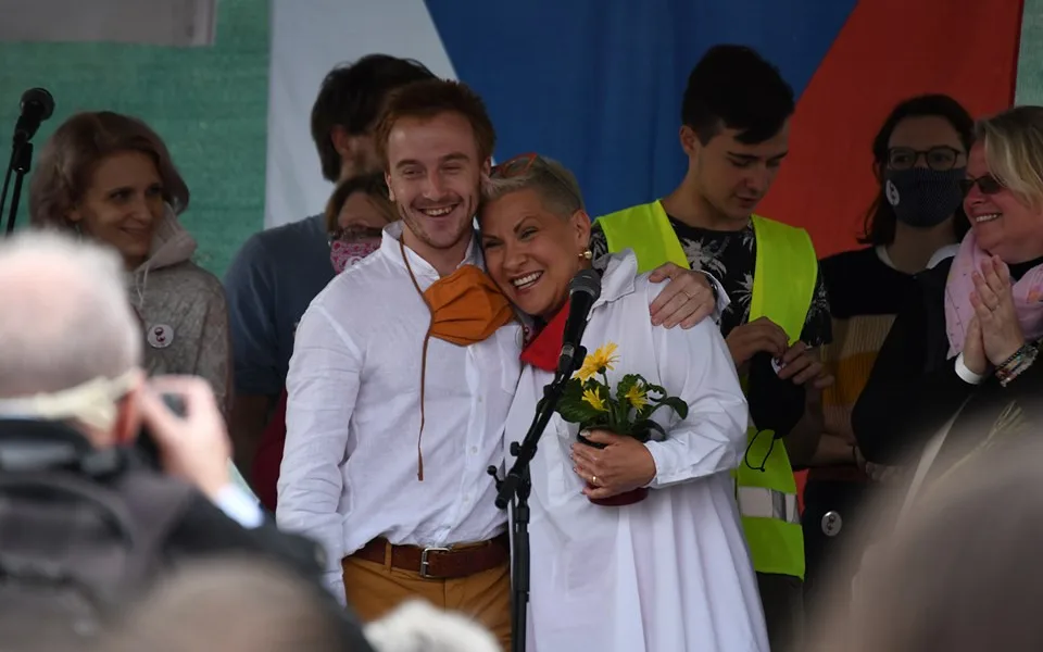 Na Staroměstském náměstí se demonstrovalo proti vládě, dorazily stovky lidí