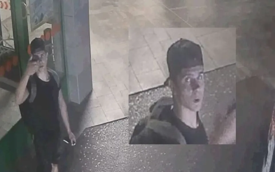 VIDEO: Mladík bezdůvodně zbil kolemjdoucího a ukradl mu telefon. Hrozí mu deset let