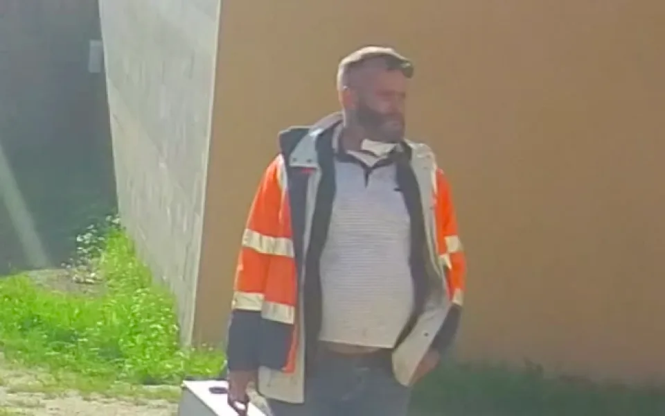 Natáčím dokument o záchranné službě, hájil se muž, který vykradl dvě sanitky. Hledá ho policie.