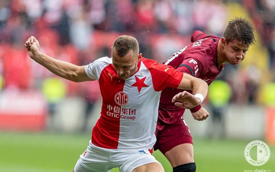 Derby pražských "S" vítěze nenašlo. Bezbranková remíza zakončila vítěznou sezonu Slavie
