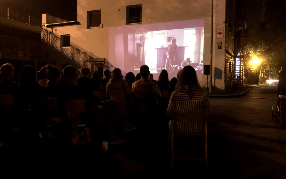Letní kino Zeď: Zajímavé filmy v přátelské atmosféře