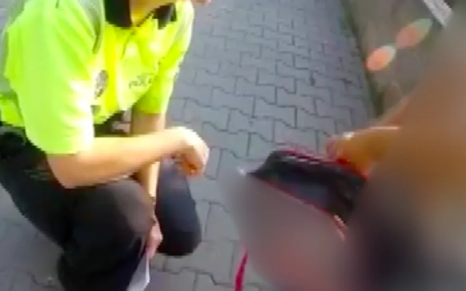 Chlapec se toulal po Radotíně. Měl být na táboře.