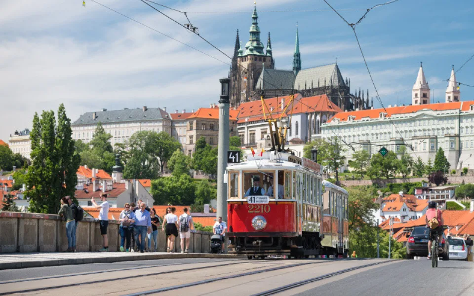 2020-16-07-09-15-11-800-800-2-tram-historie-20180520-005a