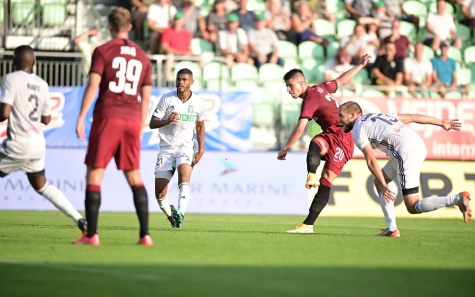 Sparta díky velkému obratu v Karviné vede ligu. Po dlouhých čtyřech letech