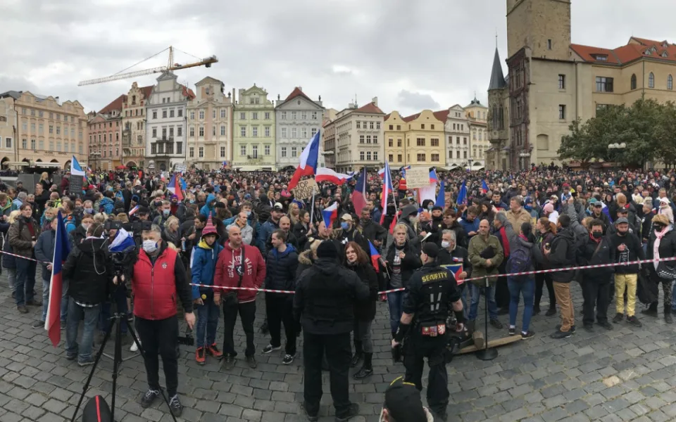 Výsledek demonstrace na Staromáku: 144 zadržených, 14 podezřelých z trestných činů