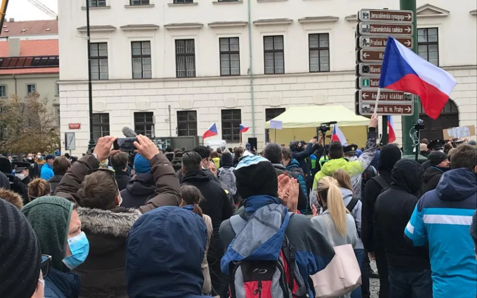 FOTOGALERIE: Vláda likviduje životy, naše práva a naši zem, znělo na demonstraci v Praze