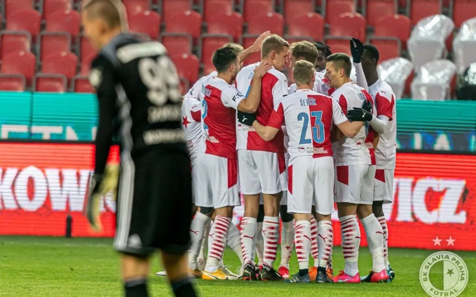Fotbalisté Slavie porazili Boleslav 1:0. Sparta prohrála v Plzni 1:3